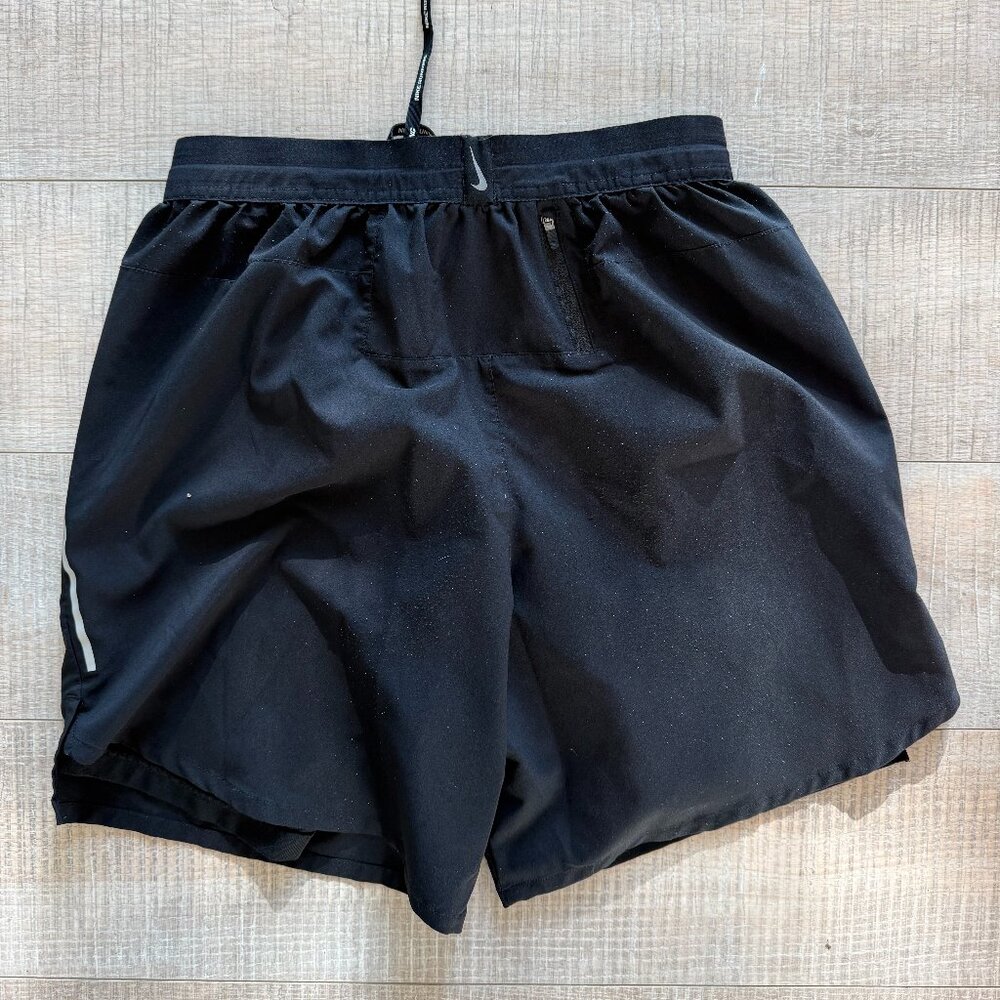 Nike Running Shorts Size M - Picture 2 of 4